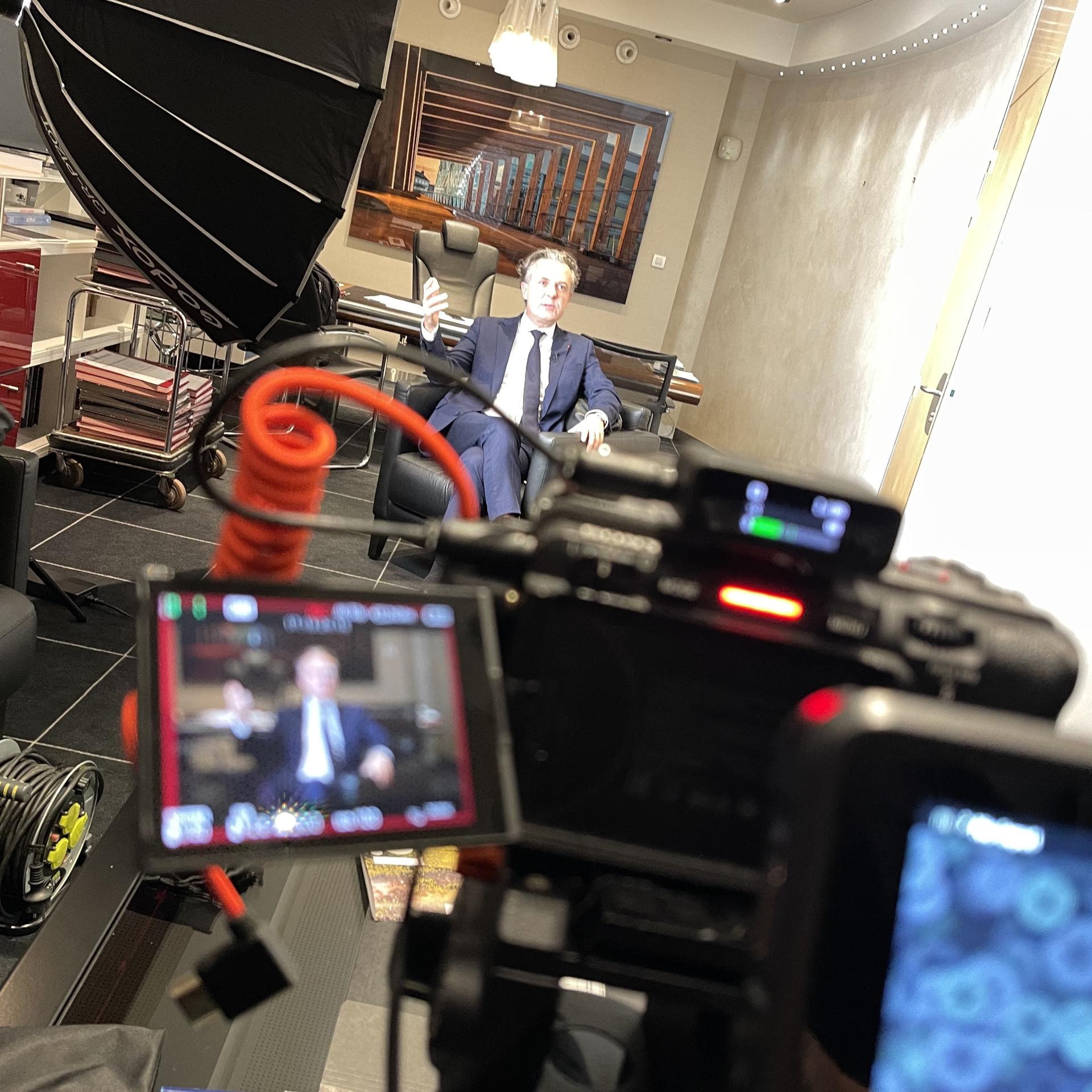 Backstage de l'entretien avec Christophe Maire d'Angers et ancien Ministre de la Transition écologique, de l'Énergie, du Climat et de la Prévention des risques