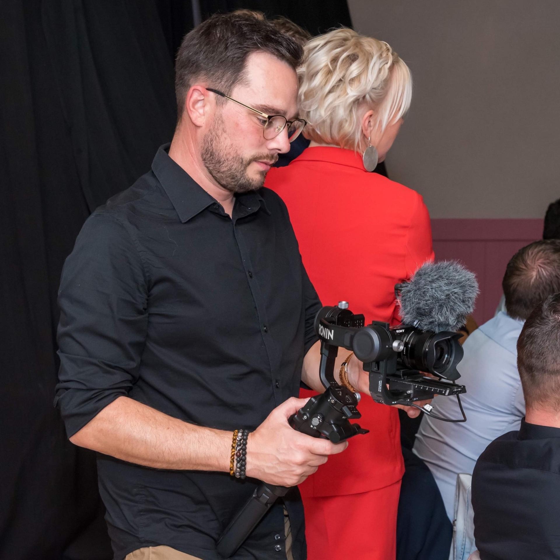 JF Cam Production (Credit : Photo ZLE)
